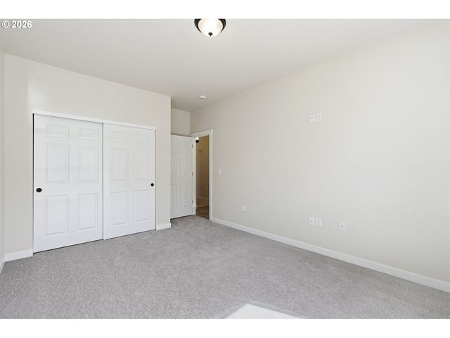 3905 Se 147th Ave, Portland, OR 97236