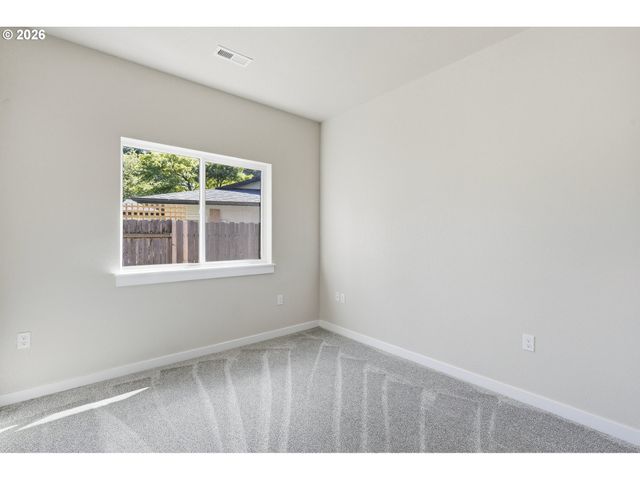 3905 Se 147th Ave, Portland, OR 97236