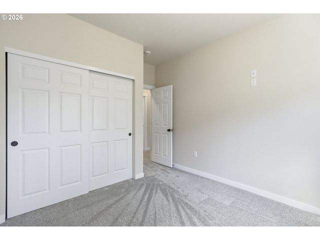 3905 Se 147th Ave, Portland, OR 97236