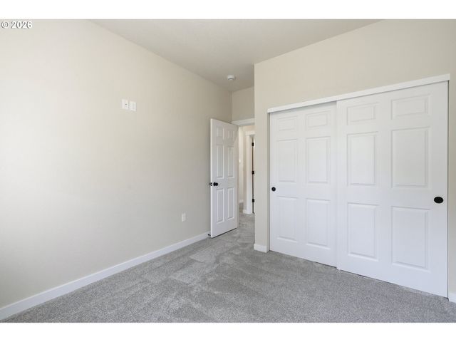 3905 Se 147th Ave, Portland, OR 97236