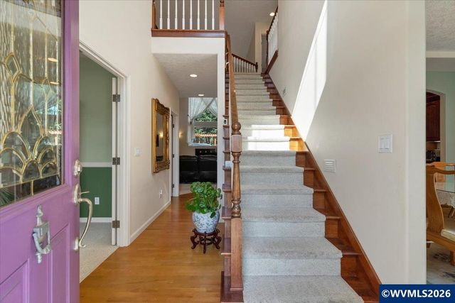 531 Inverness Dr SE, Salem, OR 97306