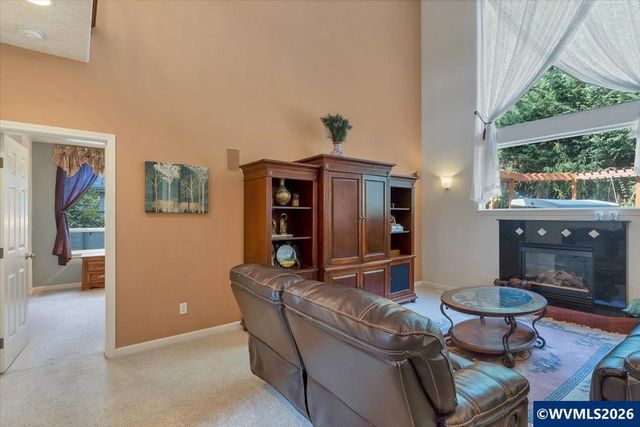 531 Inverness Dr SE, Salem, OR 97306