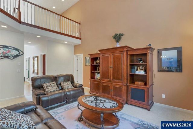 531 Inverness Dr SE, Salem, OR 97306