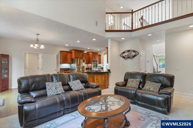 531 Inverness Dr SE, Salem, OR 97306