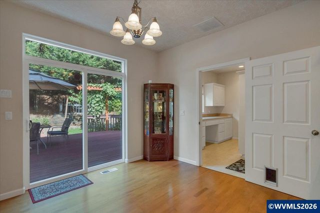 531 Inverness Dr SE, Salem, OR 97306