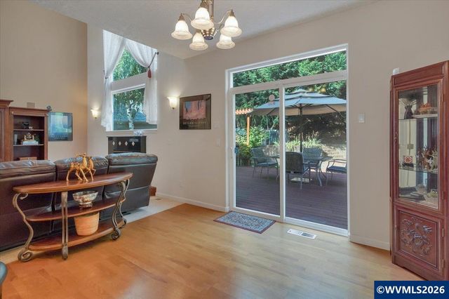 531 Inverness Dr SE, Salem, OR 97306