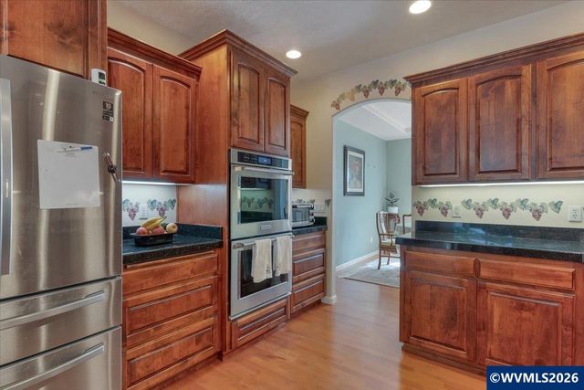531 Inverness Dr SE, Salem, OR 97306