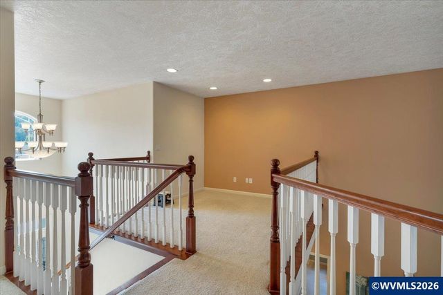 531 Inverness Dr SE, Salem, OR 97306