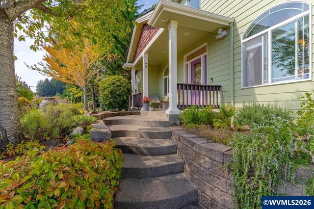 531 Inverness Dr SE, Salem, OR 97306