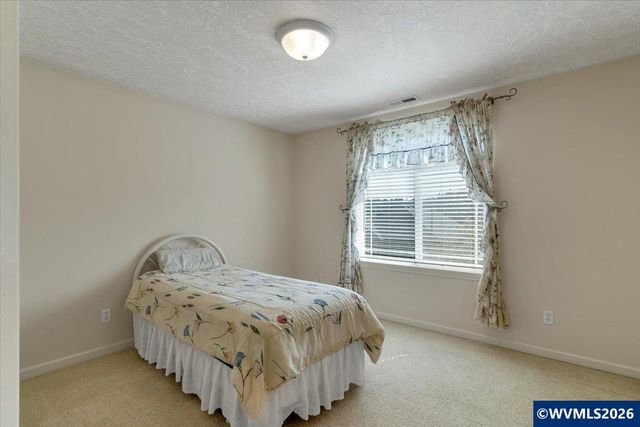 531 Inverness Dr SE, Salem, OR 97306