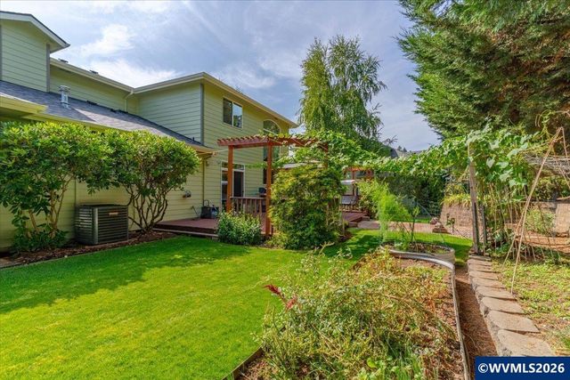 531 Inverness Dr SE, Salem, OR 97306