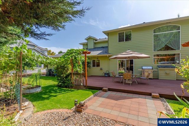 531 Inverness Dr SE, Salem, OR 97306