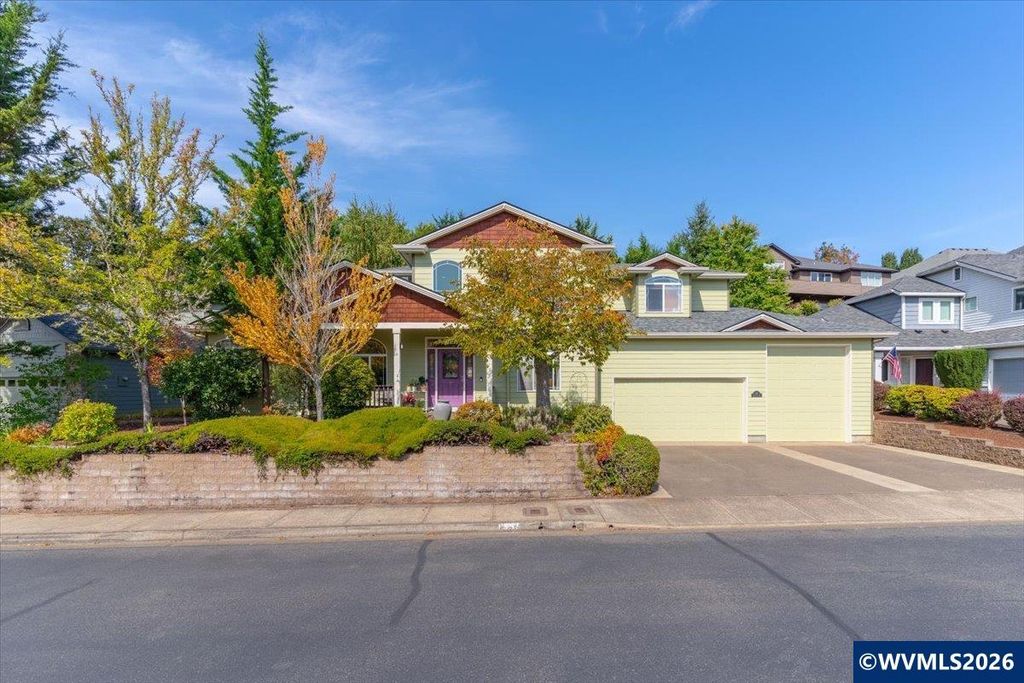 Image 1 of property listing at 531 Inverness Dr SE, Salem, OR 97306