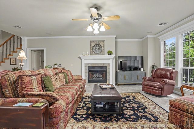 18409 E 101st Place North, Owasso, OK 74055