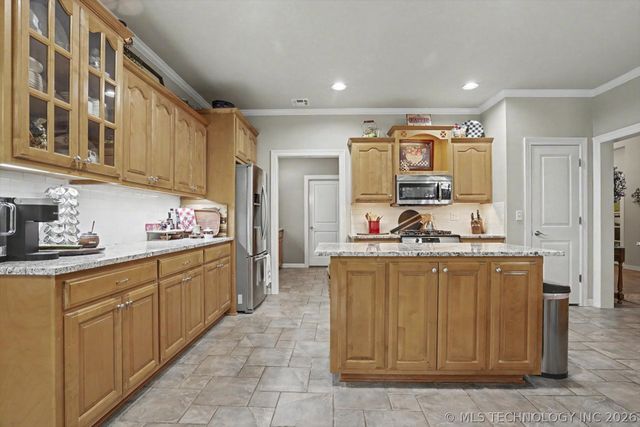 18409 E 101st Place North, Owasso, OK 74055
