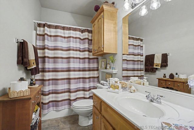 18409 E 101st Place North, Owasso, OK 74055