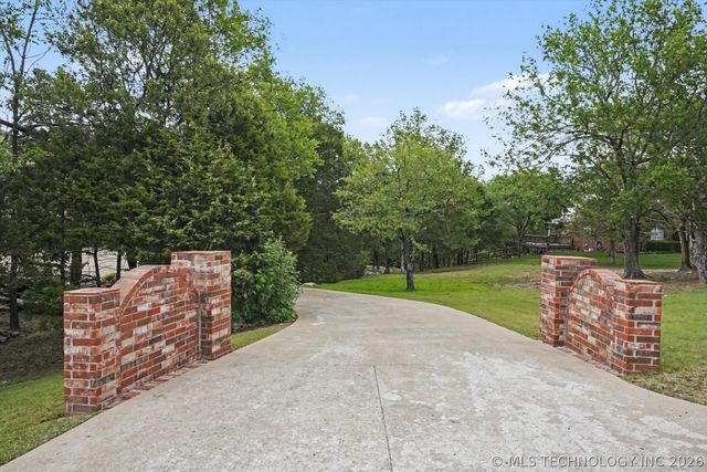 18409 E 101st Place North, Owasso, OK 74055