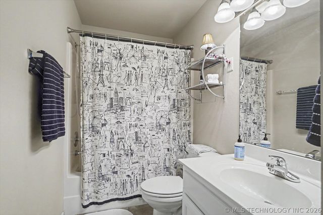 18409 E 101st Place North, Owasso, OK 74055