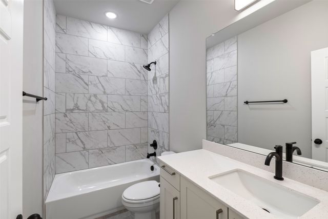 4011 Lecroy Court, Midlothian, TX 76065