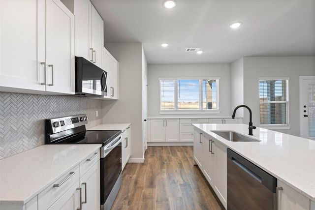 4011 Lecroy Court, Midlothian, TX 76065