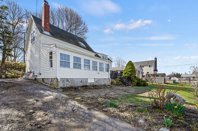 15 Eagle Hill Rd, Ipswich, MA 01938