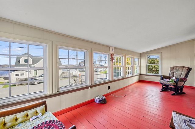 15 Eagle Hill Rd, Ipswich, MA 01938