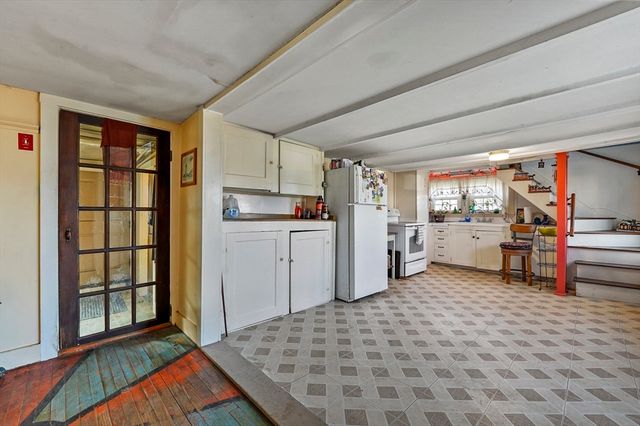 15 Eagle Hill Rd, Ipswich, MA 01938