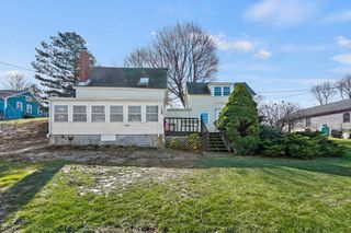 15 Eagle Hill Rd, Ipswich, MA 01938