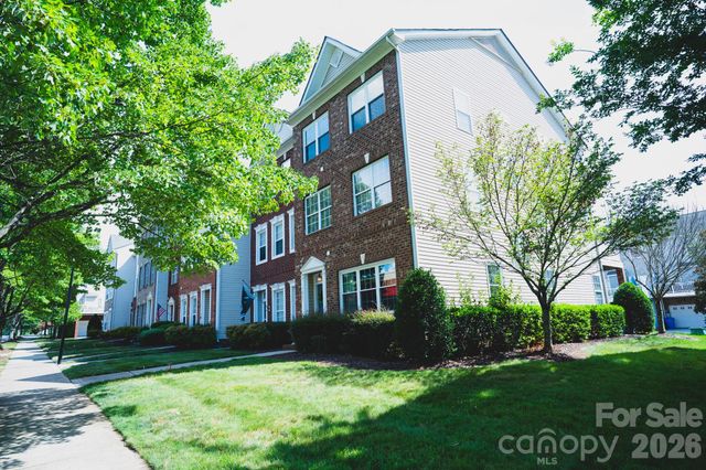 7051 Brighton Park Drive, Charlotte, NC 28227