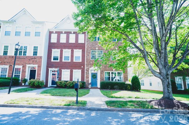 7051 Brighton Park Drive, Charlotte, NC 28227