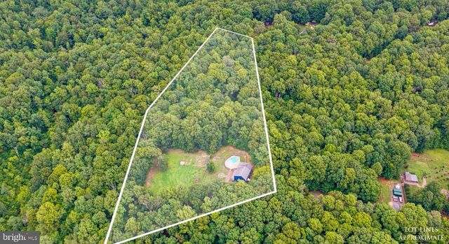 60 RIVER FALLS RD, Fredericksburg, VA 22406