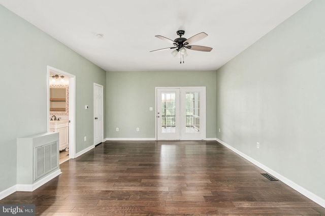 60 RIVER FALLS RD, Fredericksburg, VA 22406