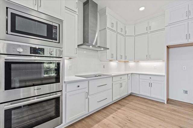 321 Old Shackle Island Rd, Hendersonville, TN 37075