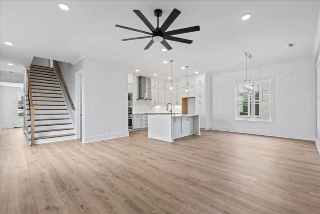 321 Old Shackle Island Rd, Hendersonville, TN 37075