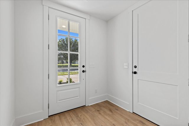 321 Old Shackle Island Rd, Hendersonville, TN 37075