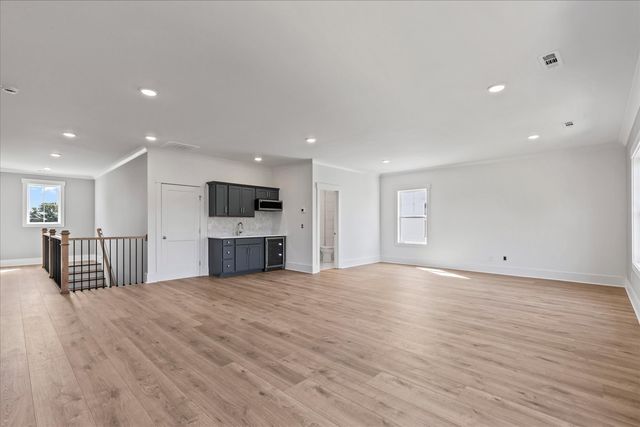 321 Old Shackle Island Rd, Hendersonville, TN 37075