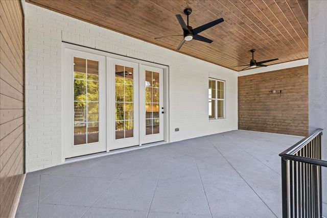 321 Old Shackle Island Rd, Hendersonville, TN 37075