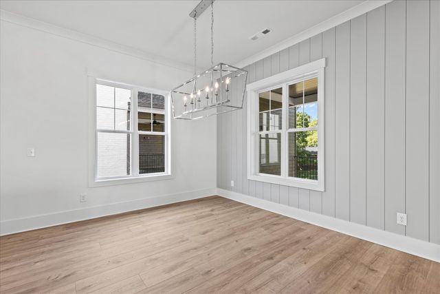 321 Old Shackle Island Rd, Hendersonville, TN 37075