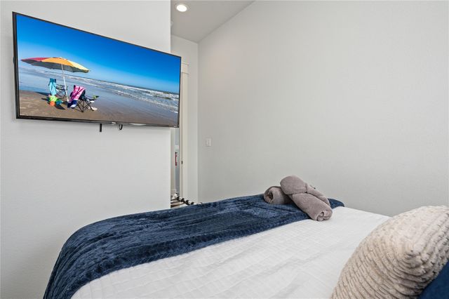 997 S Redfish Street, Crystal Beach, TX 77650