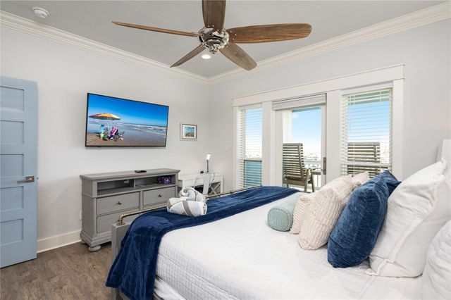 997 S Redfish Street, Crystal Beach, TX 77650