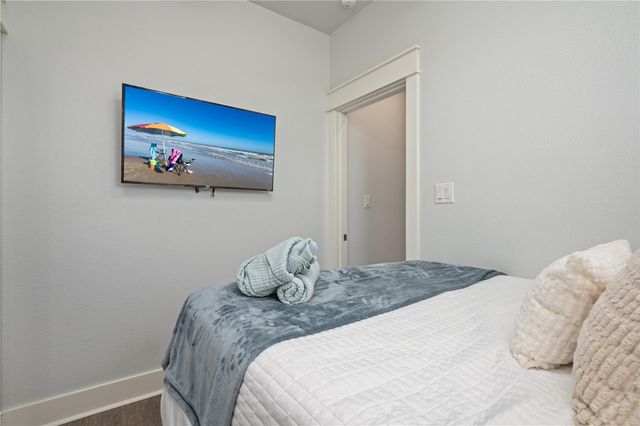 997 S Redfish Street, Crystal Beach, TX 77650