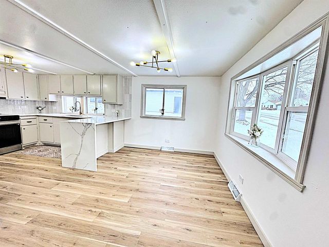 1100 W 10TH STREET, Kaukauna, WI 54130