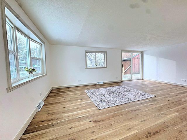 1100 W 10TH STREET, Kaukauna, WI 54130