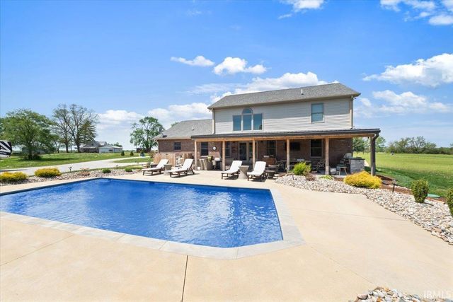 6658 N Memering Road, Bicknell, IN 47512