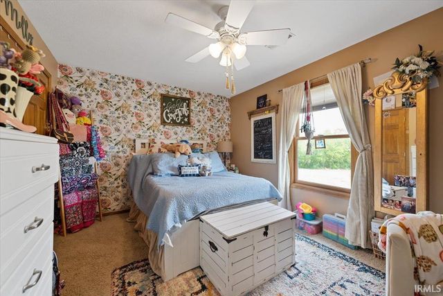 6658 N Memering Road, Bicknell, IN 47512