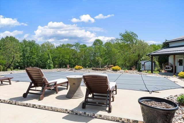 6658 N Memering Road, Bicknell, IN 47512