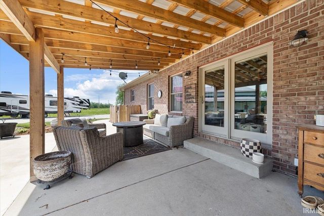 6658 N Memering Road, Bicknell, IN 47512