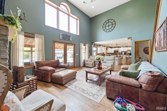 6658 N Memering Road, Bicknell, IN 47512