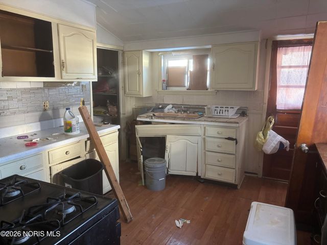 23 E Hudson Street, Toledo, OH 43608