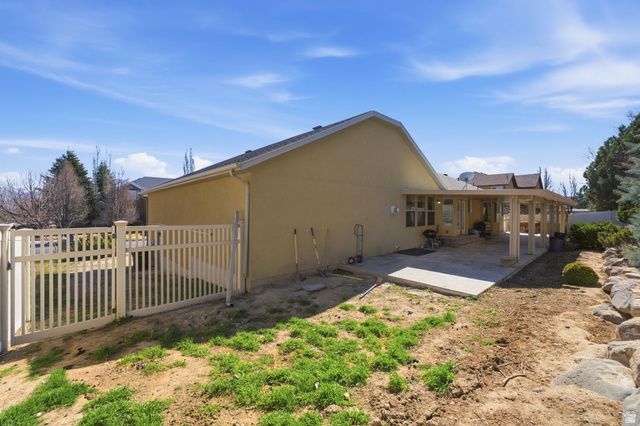 11178 S VIA BONITO DR, South Jordan, UT 84095